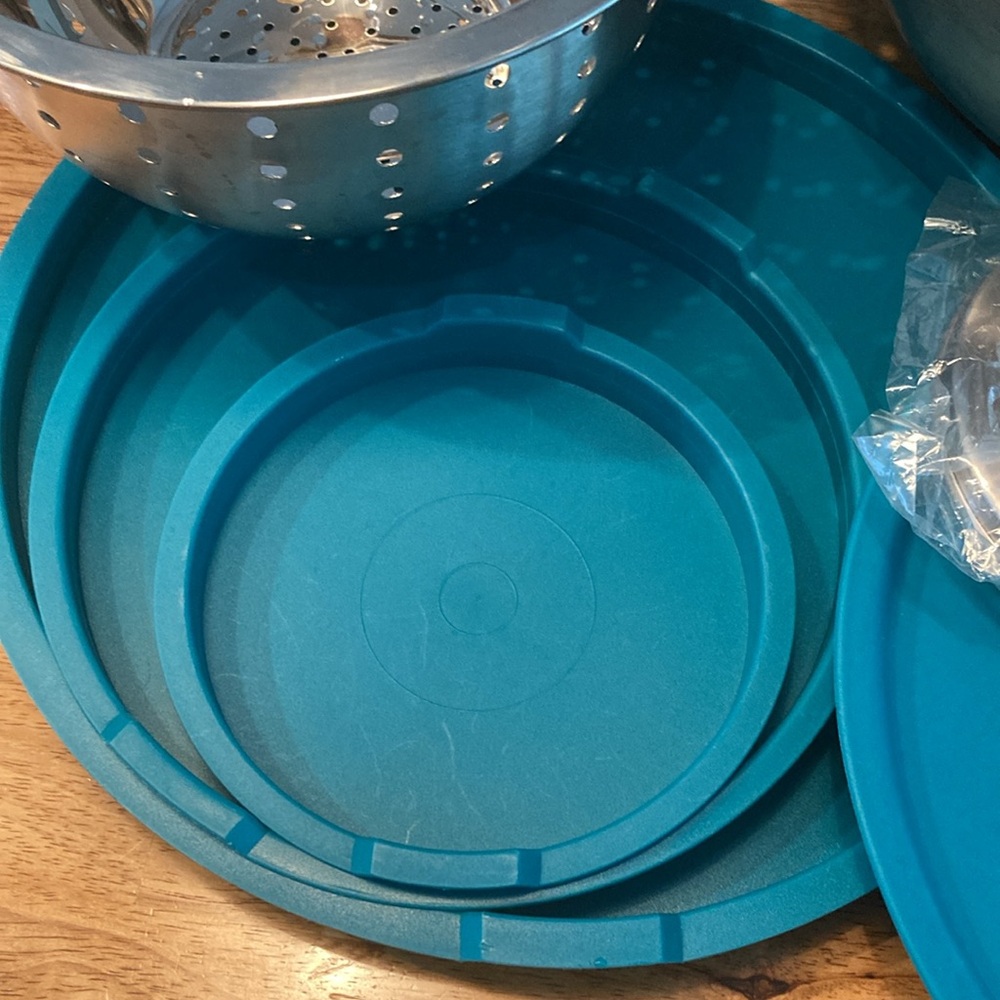 Wolfgang Puck Nesting Mixing Bowl Set - Picture 5 of 14